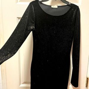 NWOT Everly LBD with gold specks in it velvet midi long sleeve Size S